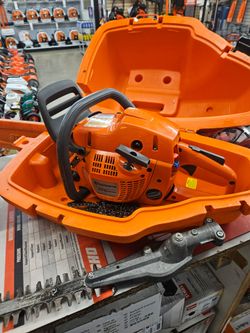 Husqvarna 455 Rancher Gas Chainsaw with Case