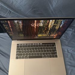 2019 MacBook Pro Touch Bar / 15 Inch 