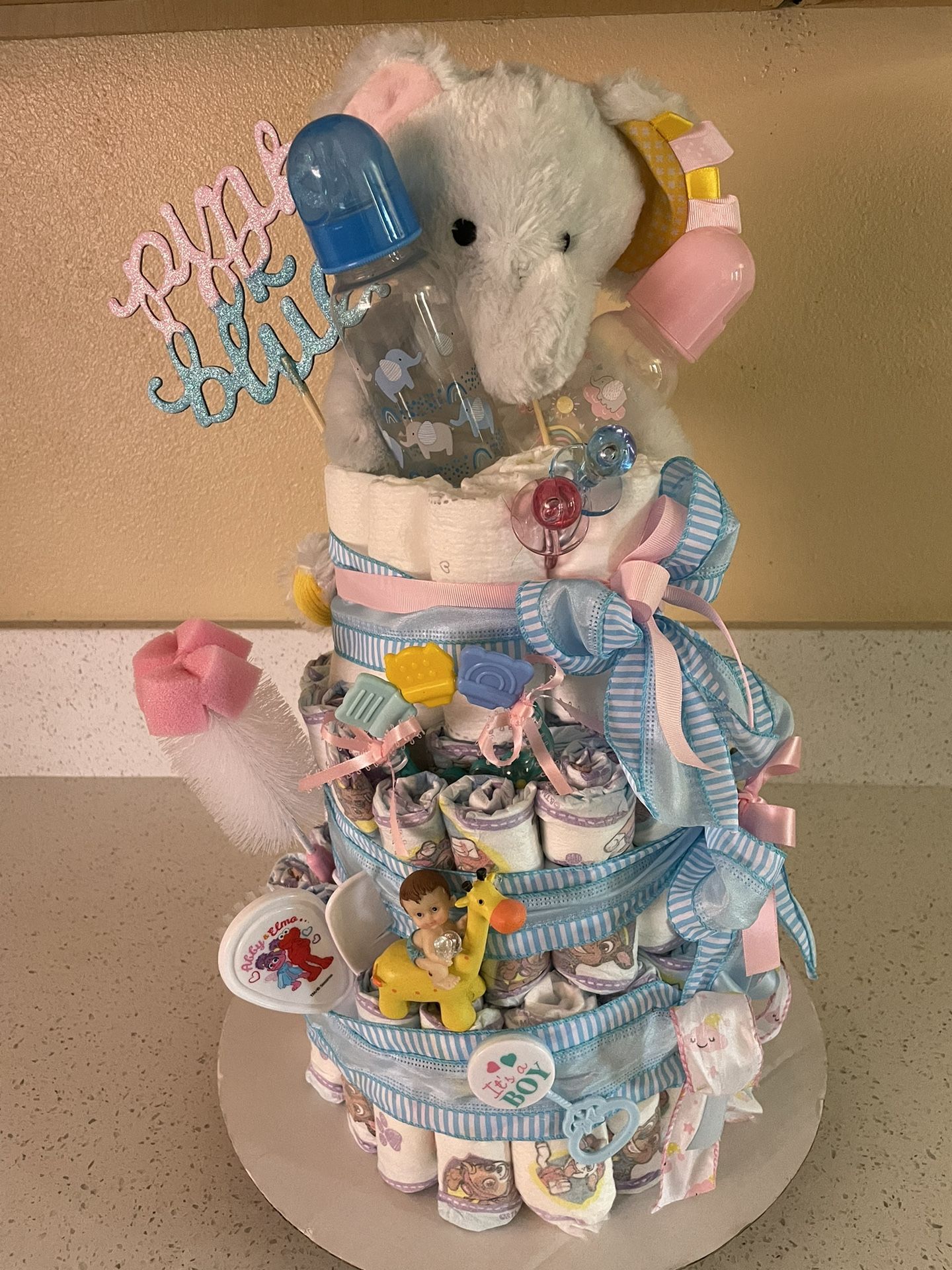 Gender Reveal Diaper Cake pink or blue 7 items + 75 newborn diapers