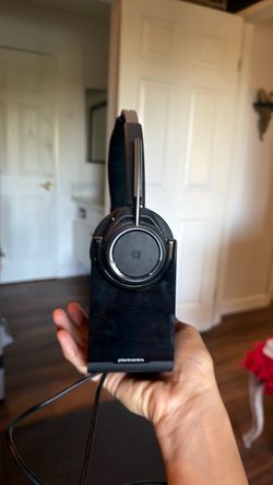 Plantronics Wireless Headset with Charging Stand