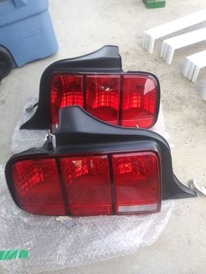 Photo 09 Mustang Tail Lights