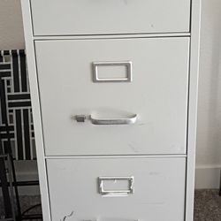 Staples 4 Drawer File Cabinet