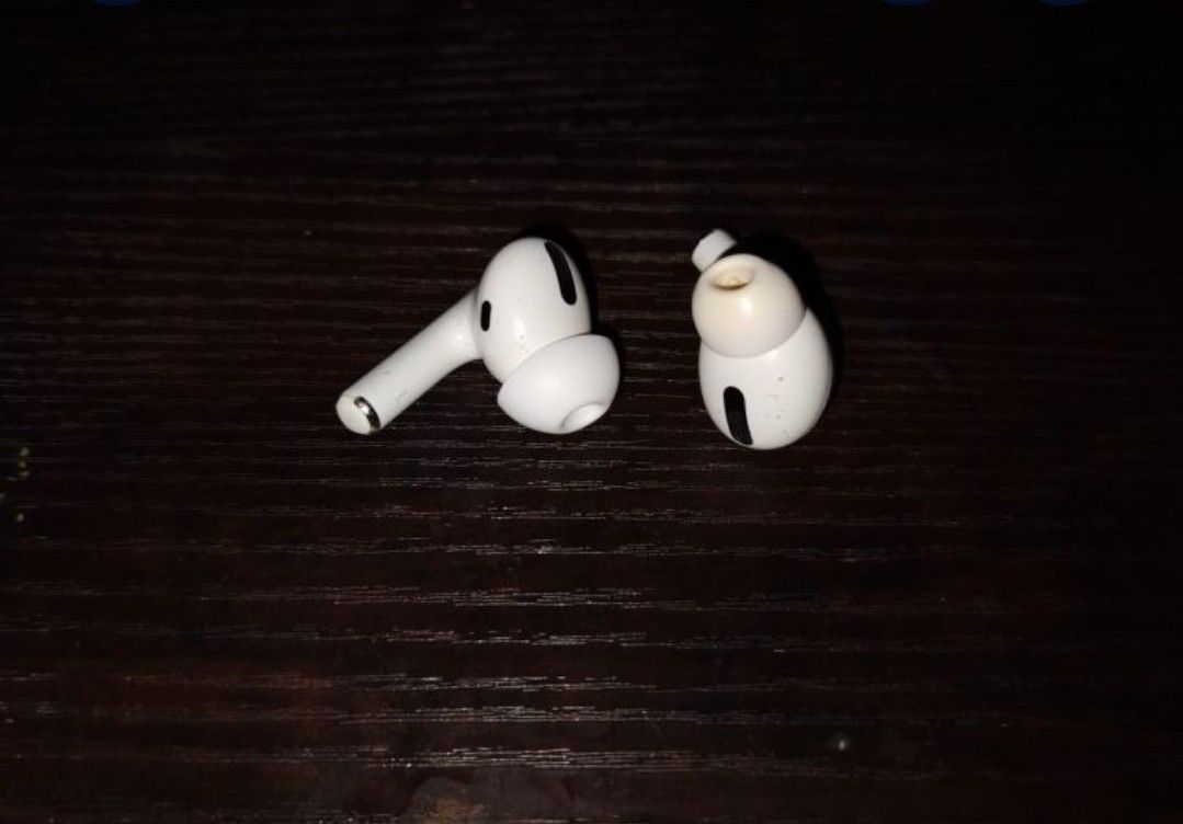 Air pods. No Case