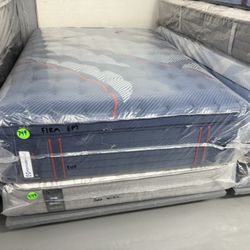 FULL SIZE SEALY POSTUREPEDIC ELITE PILLOW TOP MATTRESS & BOX SPRING BED SET