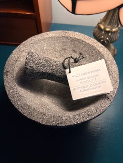 Williams-Sonoma 8-Inch Medium Molcajete