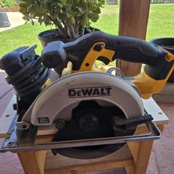 DeWalt Cordless Circular Saw  And Charger