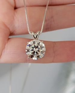 New 5ct Certified Moissanite Diamond Pendant With A Chain 