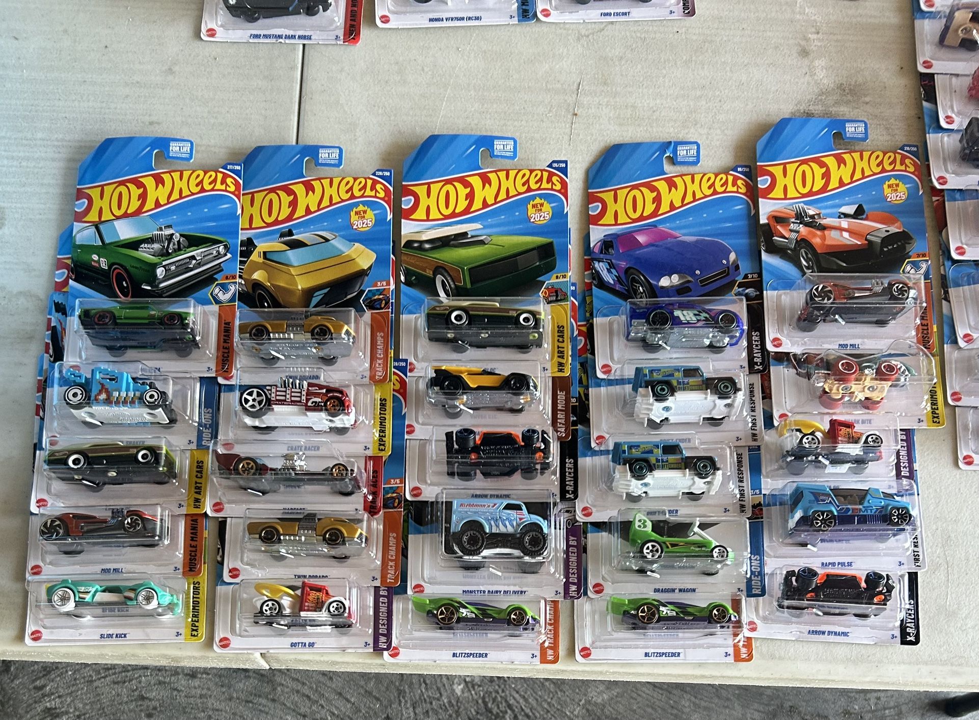 Hot wheels Fanasty Cars M case