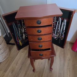 Jewelry cabinet
