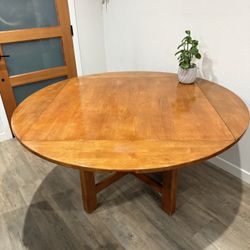 ENGAGING dining table - Seating for 4 to 8 - solid wood - drop leaf - delivery available 
