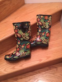 New Nomad women’s boots siz 7