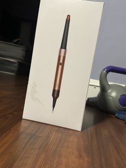 Dyson Airwrap ID in Amber silk null