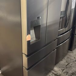 Hisense French Door refrigerator