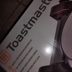 FLIP-OVER WAFFLE MAKER (ToastMaster)