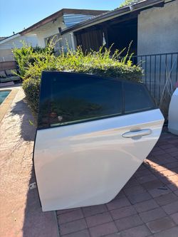 LEFT DRIVER SIDE REAR DOOR 2020 TOYOTA PRIUS (WHITE) WITH HINGES SMALL DENTS