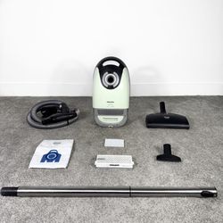 Miele Gemini Vacuum Cleaner w/ attachment 