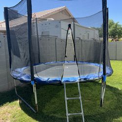 8 Foot Trampoline With Ladder 