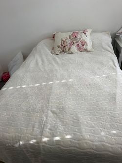Upholsteredw Ottoman Storage Bed Frame