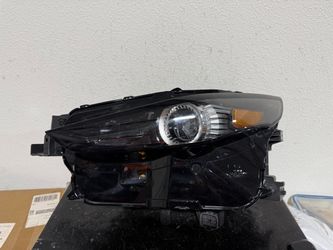 MAZDA CX30 LEFT HEADLIGHT 2023