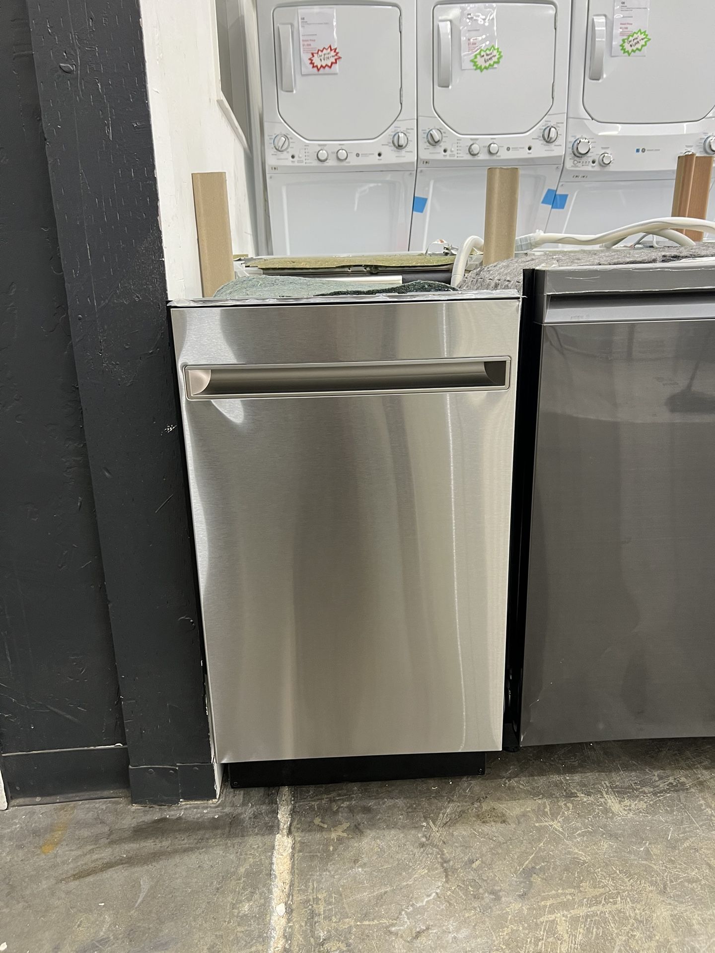 Studio size Haier by GE 18 inch dishwasher compact size 