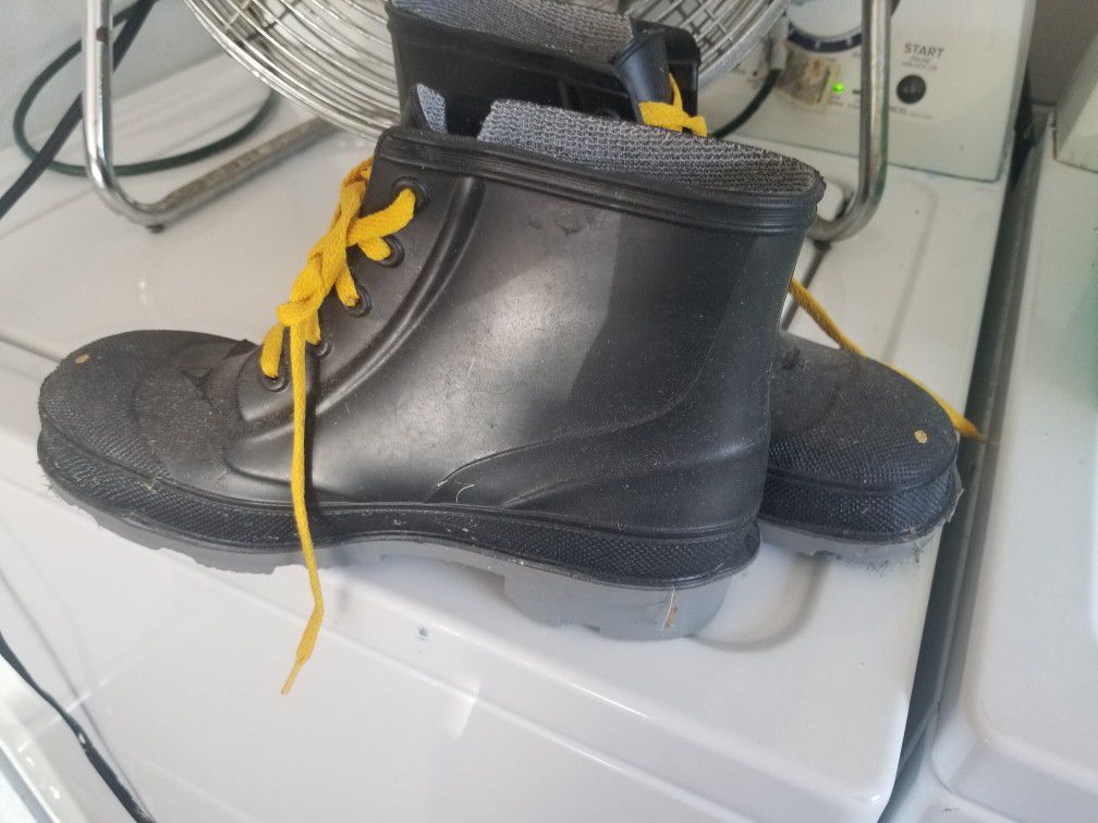 Water Prof Work Boots Size 9