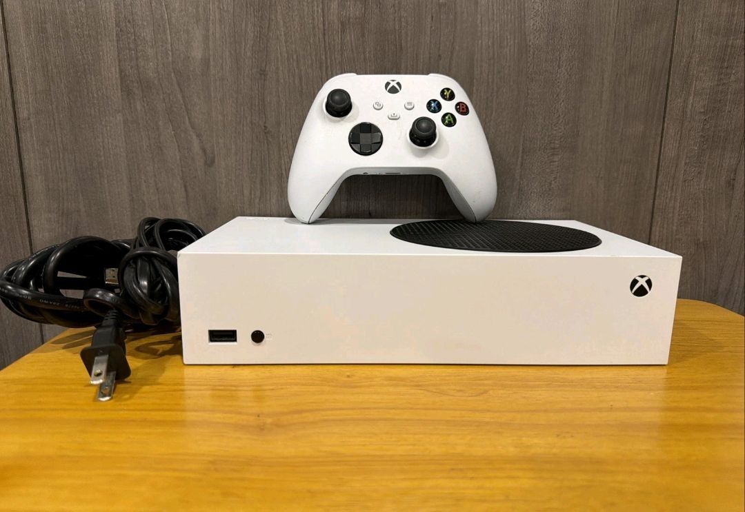 Xbox Series S Game Console 512GB All-Digital with Controller
