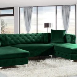 Gail Green Velvet 3pc. Sectional

