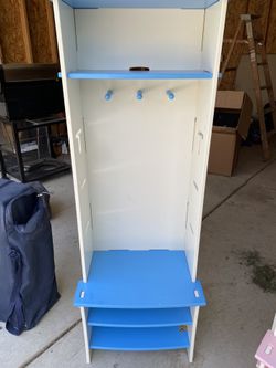Kids bedroom bookshelves with hooks. 2 for 100 blue and pink or separate