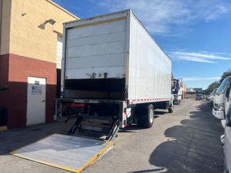 2021 BOX CAJA SECA 26' CON LIFTGATE.