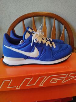 Men's shoes Nike Sneakers Racer Blue Mens Size 8 Running /Casual model 828041 411