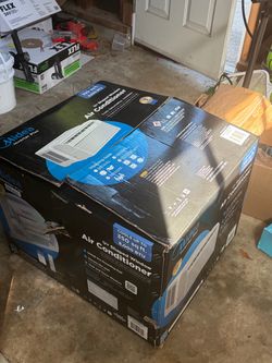 Midea window ac unit- air conditioner- Like new! Still in box. Only used for 1 week. Runs perfect.