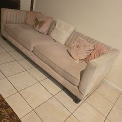 Elegant And Fashionable Pink Sofa