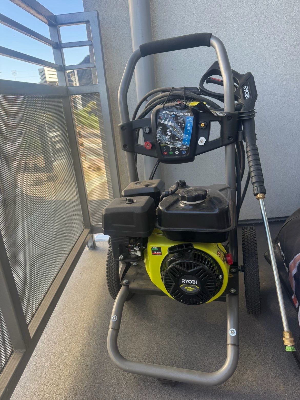 Gas powered Power wash 2500 psi