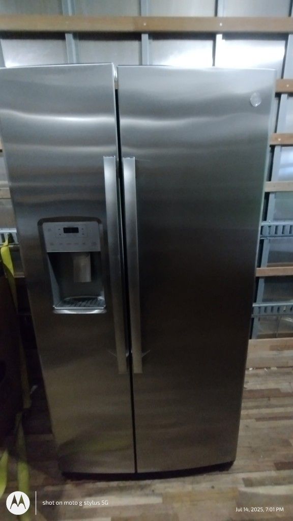 GE Side By Side Refrigerator