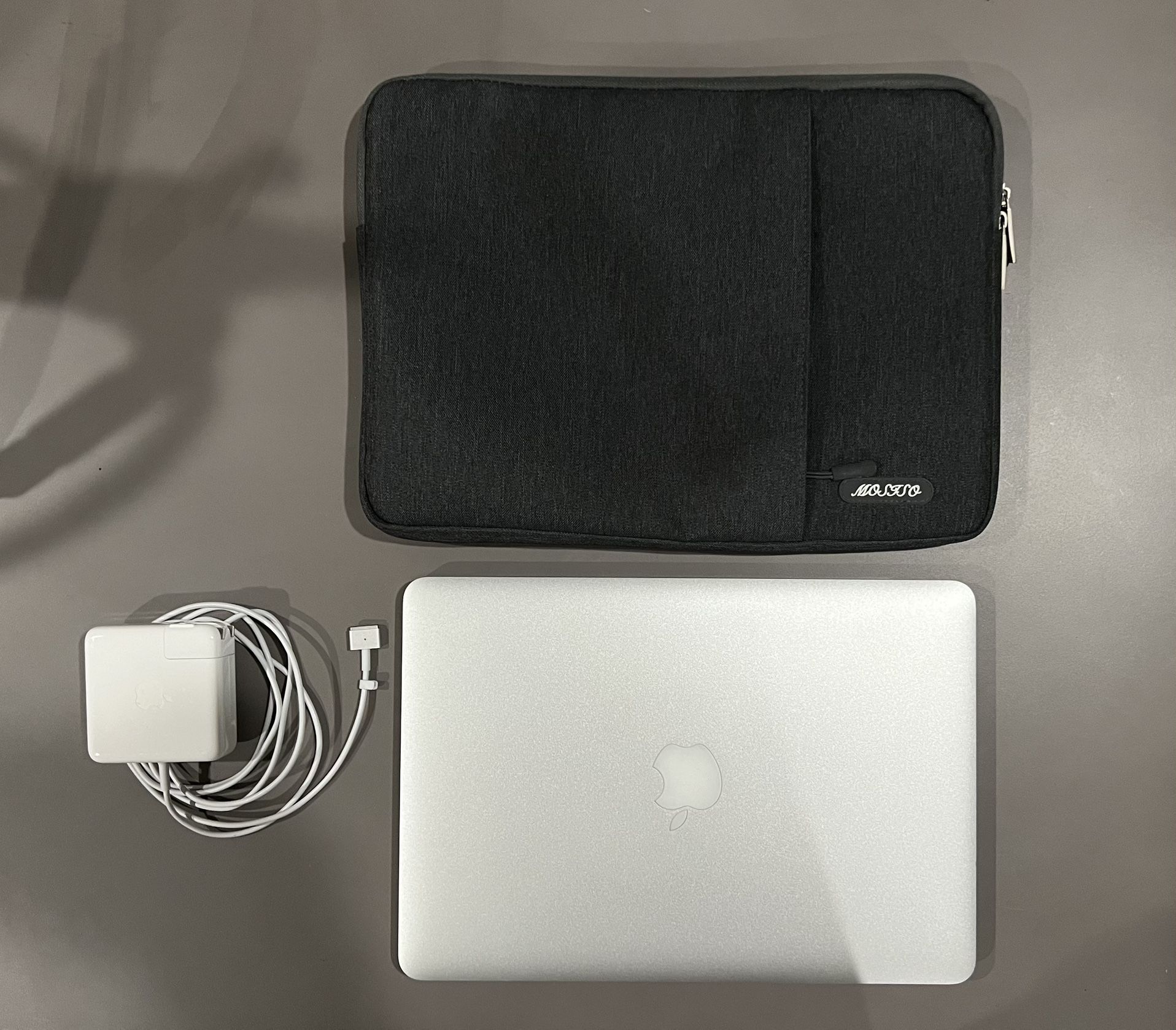 Macbook Pro 13-inch Laptop (Details In Bio)