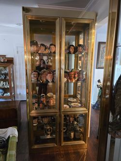 Authentic Mastercraft Hollywood Regency Illuminated Brass & Glass Curio Cabinet