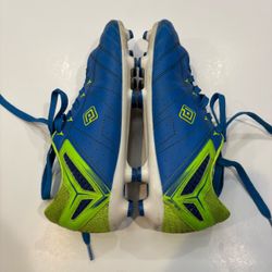 Men’s Size 7.5 Dream Pairs Soccer Cleats