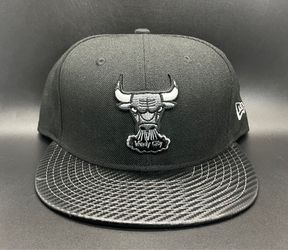 Bulls New Era Black Carbon Fiber Chicago Fitted hat sz 7.5