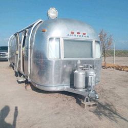 1974 Airstream International Sovereign 31