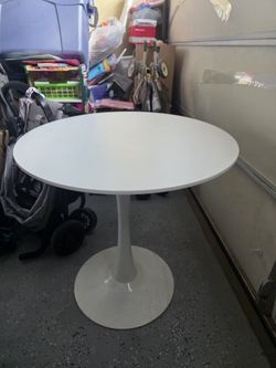 Round White Dining Table