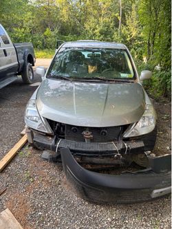 Nissan versa ‘07