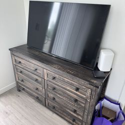 Full 2 Beds and 2 Baths Apartment furnitures Are for Sale