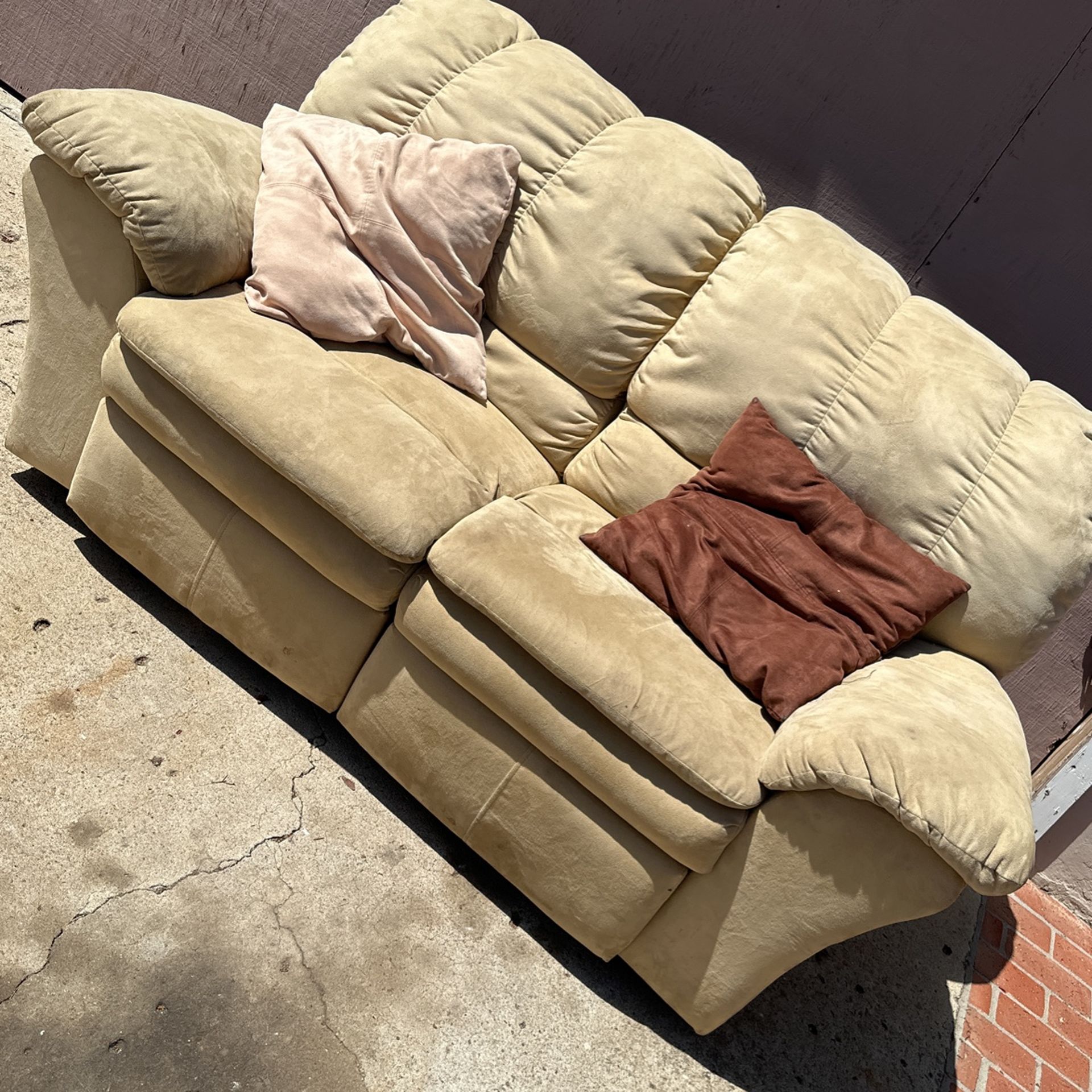 Free Couch! for Sale in San Diego, CA OfferUp