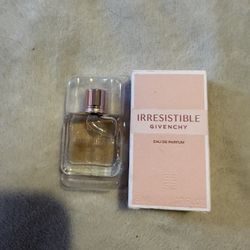 IRRESISTIBLE Givenchy EAU DE PARFUM