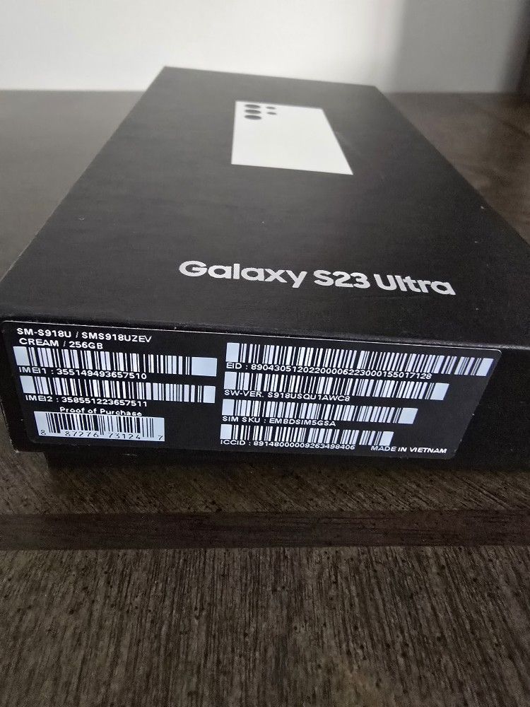 S23 Ultra Like New With Original Packaging And Cover