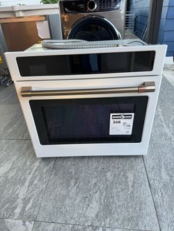 GE Cafe Series Professional Series 30" Smart Built-In Convection