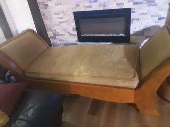 Wood Frame Chaise Lounge with Cushion
