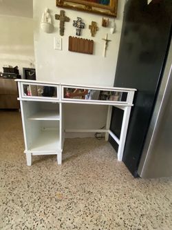 White Pop-Up Mirror Vanity 18 inch x 38 inch x 30 inch