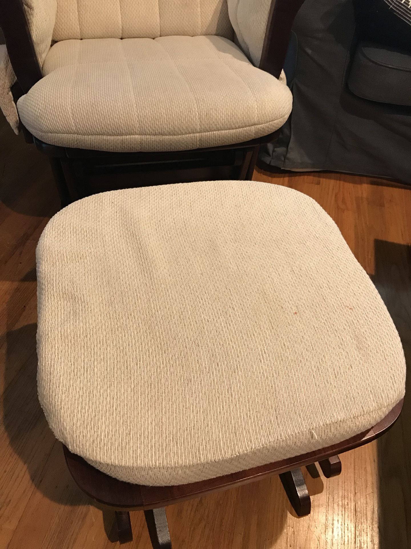 Dutailier sleigh outlet glider and ottoman