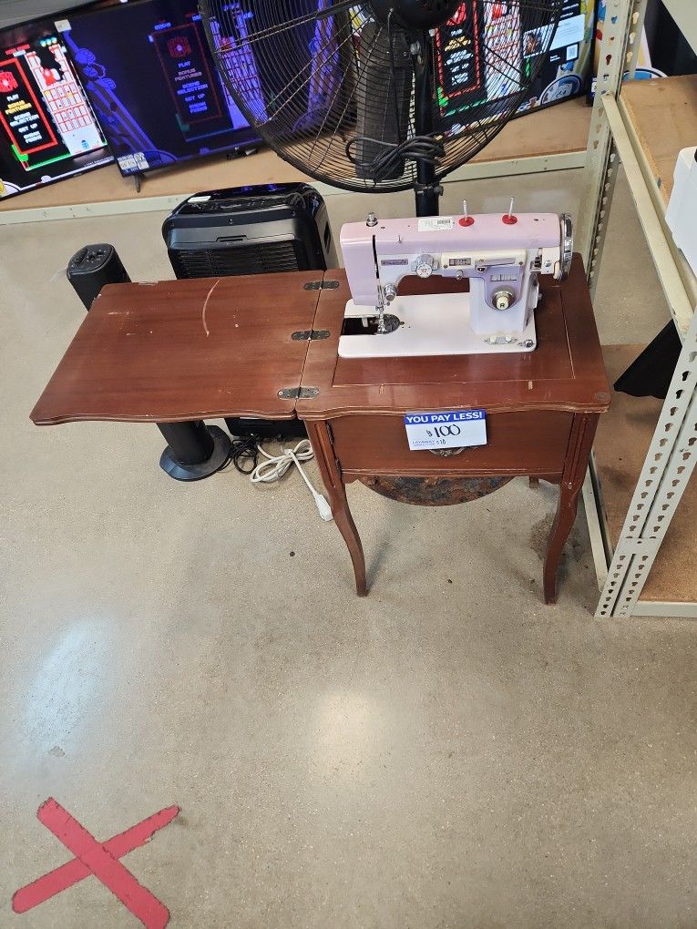 Table Sewing Machine 2272 Cash America